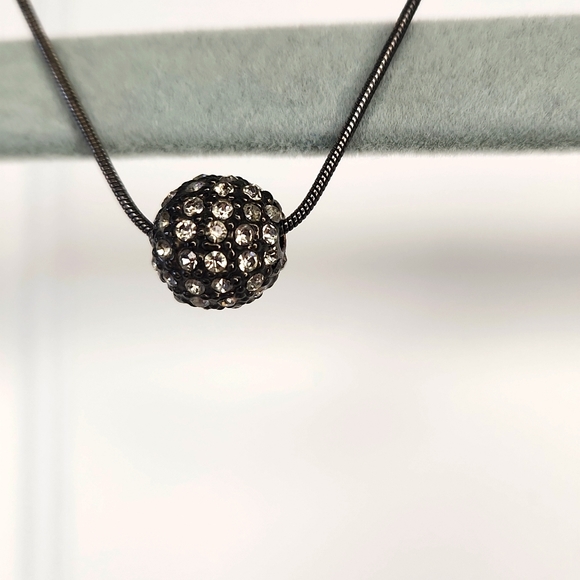 Studded ball necklace - Picture 1 of 3